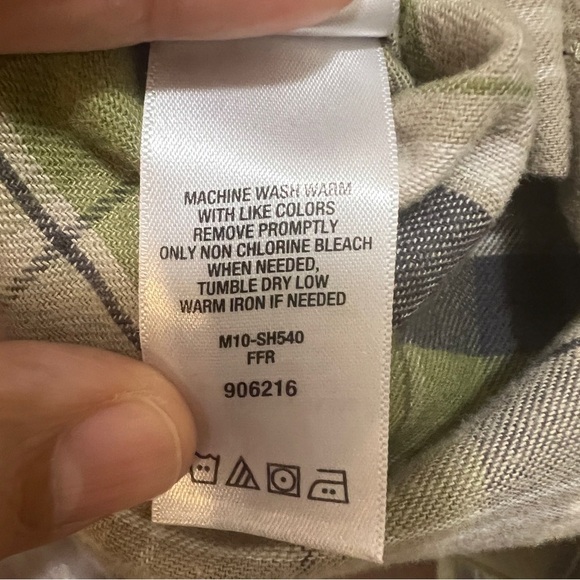 Cabelas Green & Cream plaid flannel Long sleeve shirt Medium - Picture 5 of 6